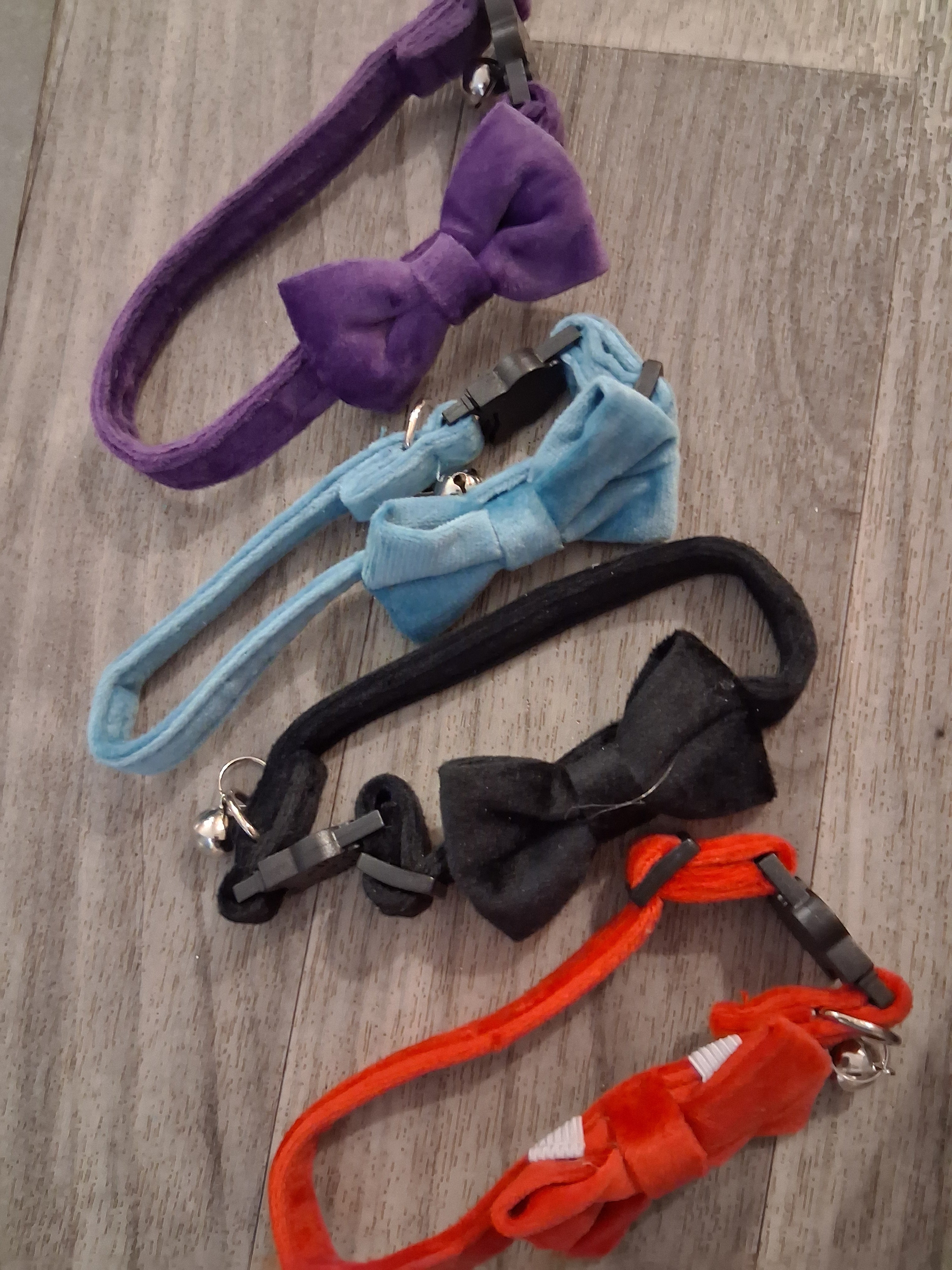 New 4 pack Velvet Type Cat Collars